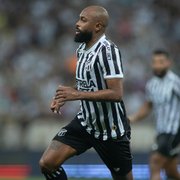 Emprestado pelo Botafogo, Chay faz golaço de voleio em vitória do Ceará; veja o lance