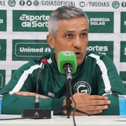 Técnico do Goiás reclama da arbitragem e exalta estratégia contra o Botafogo: ‘Poderíamos ter levado dois pontos a mais’