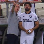 Comentarista diz que 'Botafogo parece que entra em campo derrotado' e crê em mudanças no time, como entrada de Diego Costa no lugar de Tiquinho