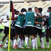 Após empate do Internacional, Botafogo vai fechar quarta rodada como líder isolado no Brasileirão 2024