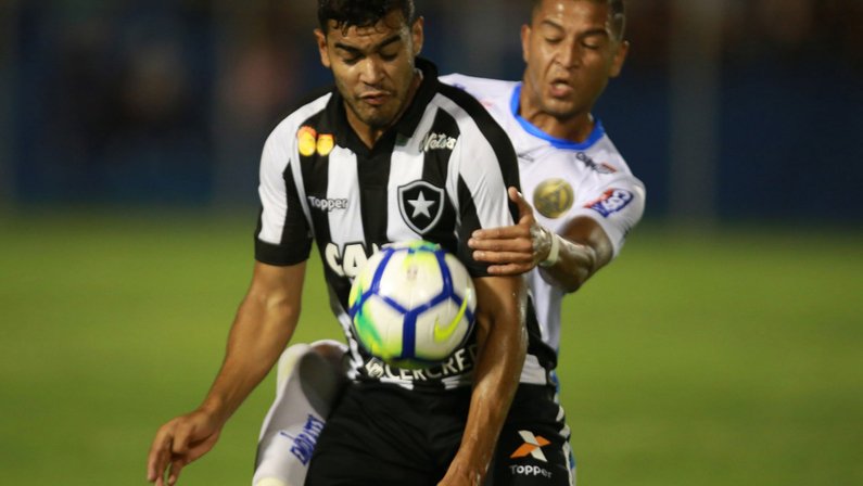 Brenner ‘perde’ Botafogo e Internacional e busca novo time para 2019