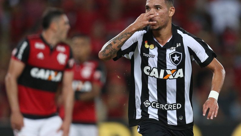 Flamengo fez proposta melhor, mas Atlético-GO preferiu negociar Luiz Fernando com o Botafogo