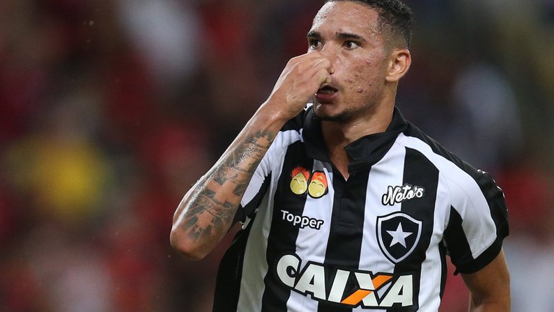 Luiz Fernando se despede: ‘Saio de cabeça erguida e pela mesma porta que entrei. Obrigado, Botafogo’