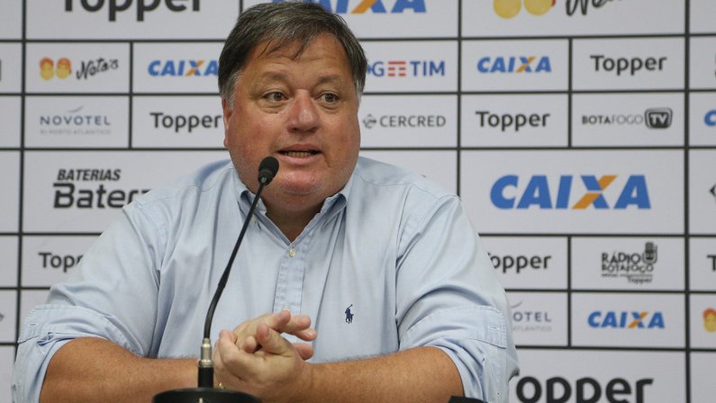 Anderson Barros, do Botafogo, desperta interesse do Palmeiras, informa jornalista
