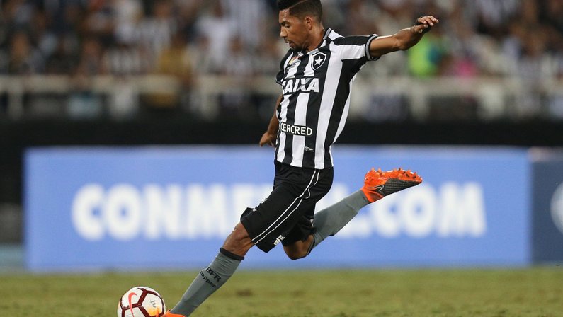 Botafogo e Palmeiras abrem negociação por Matheus Fernandes, e Erik pode ser envolvido