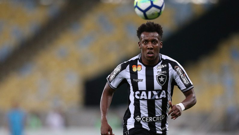 ‘Extremamente potente’ e ‘com potencial a ser trabalhado’, Moisés é válvula de escape do Botafogo em 2018