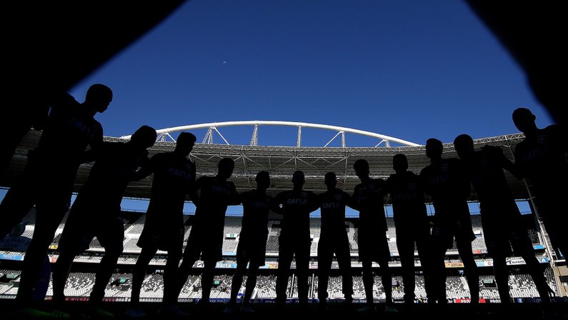 Mesmo com penhoras, Botafogo quita folha de novembro dos funcionários