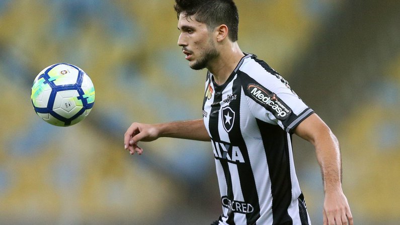 Patrocinador do Botafogo nega que Igor Rabello tenha sido oferecido ao Palmeiras