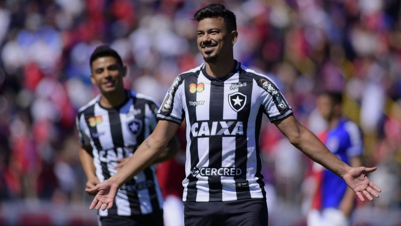 Santos oferece Copete ao Botafogo por Rodrigo Lindoso, mas salário alto trava negociação