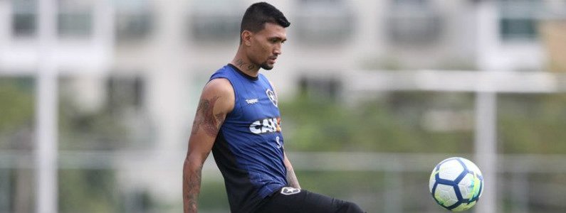 Kieza desfalca o Botafogo na partida contra o Grêmio