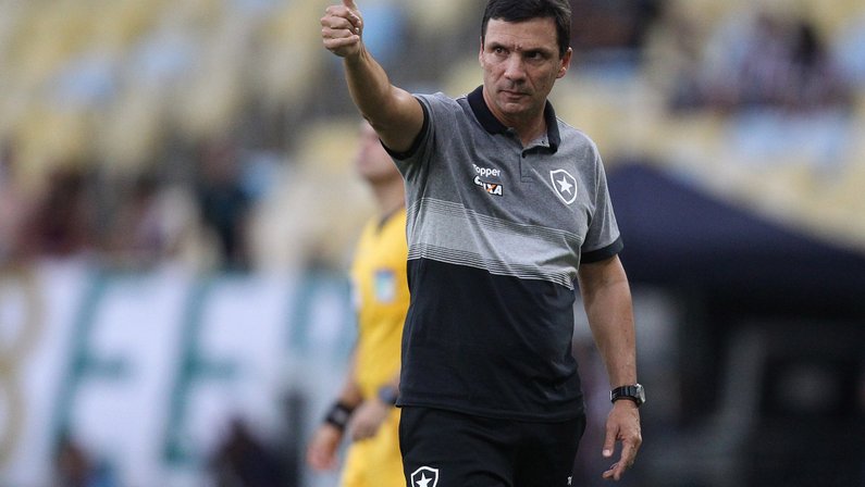 Após reunião, permanência de Zé Ricardo no Botafogo fica para ser definida só após a última rodada