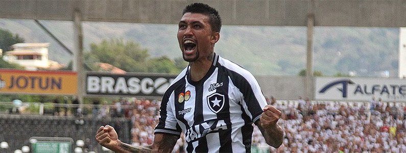 Kieza vira ano como artilheiro ainda em débito no Botafogo