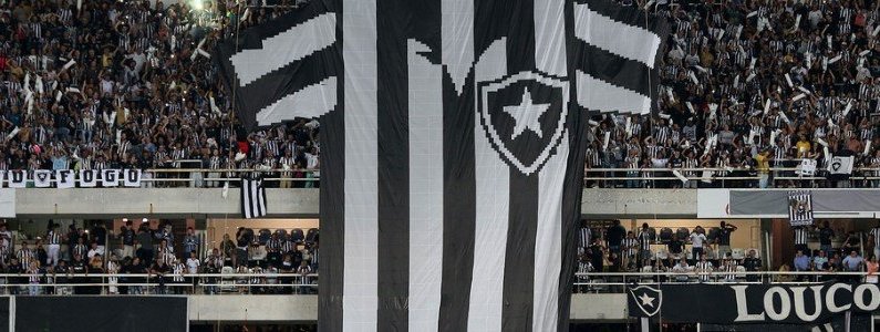 Camisão 3D do Botafogo no jogo contra o Grêmio no Estádio Nilton Santos, pela Libertadores
