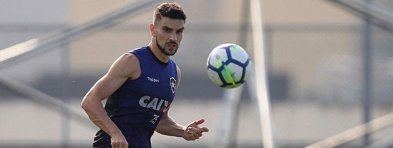 Rodrigo Pimpão é dúvida no Botafogo para o jogo contra o Atlético-PR