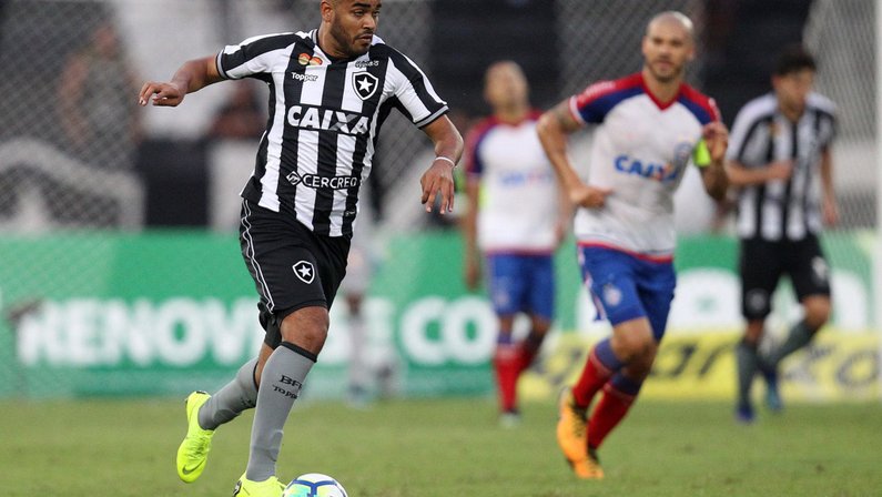 Após fim da seca, atacante Brenner pode ser mantido como titular no Botafogo