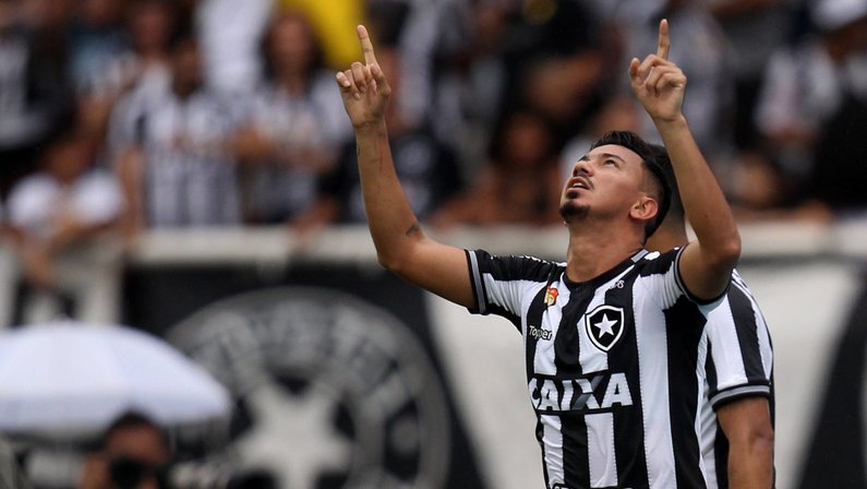 Diante da aposentadoria de Jefferson, Lindoso será o jogador do elenco com mais partidas pelo Botafogo