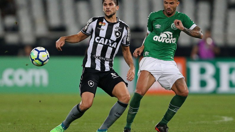 Botafogo visita a Chapecoense às 17h pela 3ª vitória seguida e permanência na elite