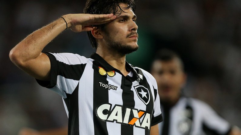 Mufarrej assume negociação de Igor Rabello e Botafogo espera Atlético-MG melhorar proposta