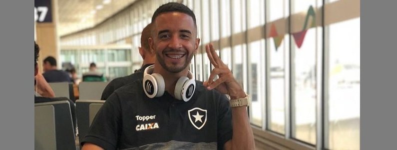 Caio Alexandre traça meta de chegar ao profissional ainda este ano e elogia sub-20 do Botafogo