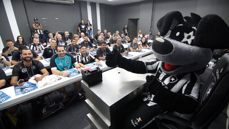 Grupo Constelação Alvinegra emite carta de repúdio à diretoria do Botafogo