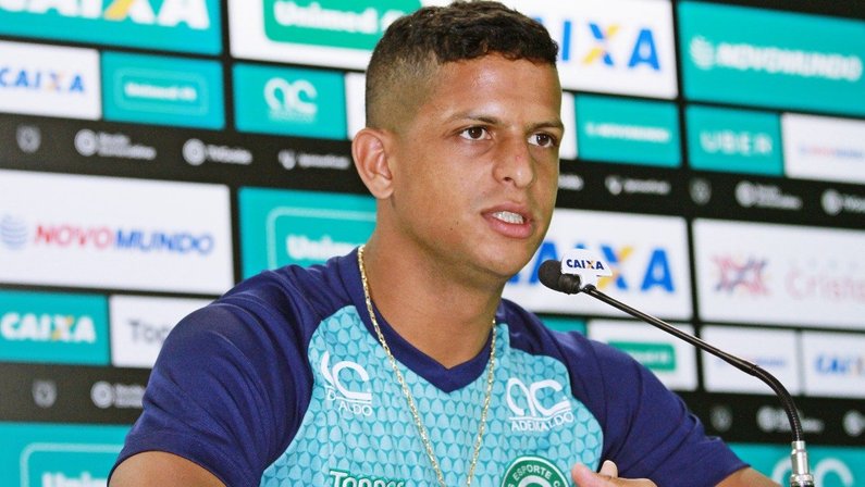 Lucão é descartado pelo Botafogo, e negociações com Leandro Pereira não avançam