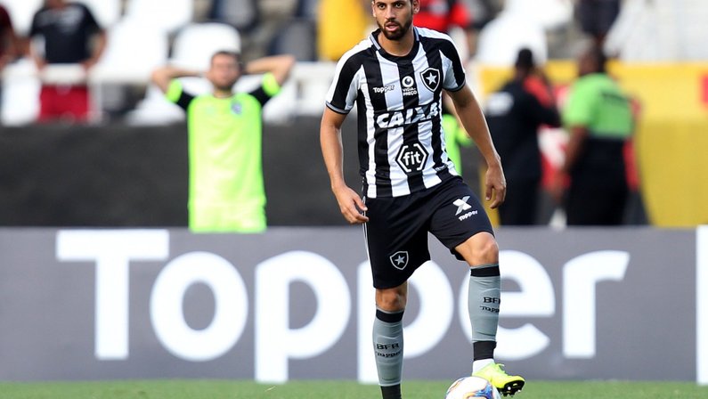 Gabriel vai bem de novo e recebe elogios de Zé Ricardo no Botafogo