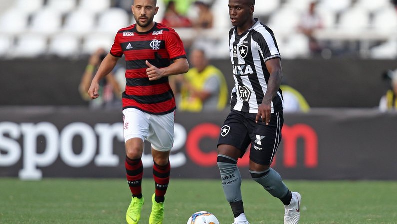 Jonathan aprova estreia pelo Botafogo: ‘Joguei como nos juniores’