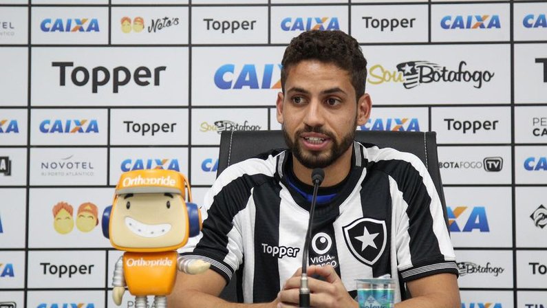 ‘Você nunca pode recusar um clube tão grande como o Botafogo’, diz o recém-contratado Gabriel