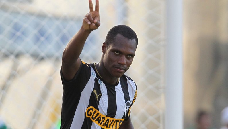 Botafogo se reunirá com André Bahia para negociar dívida de mais de R$ 2 milhões