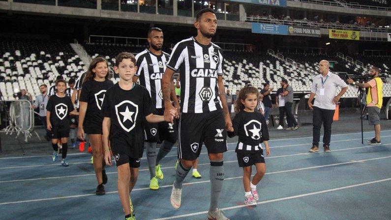 Botafogo planeja quitar segunda-feira pagamentos de dezembro aos jogadores