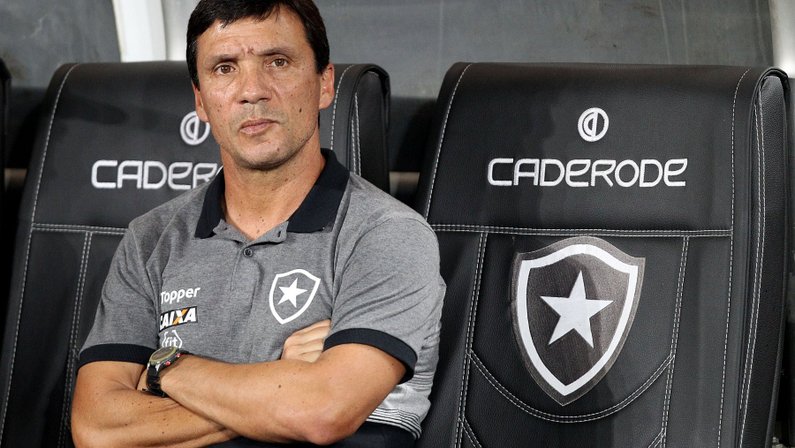 Zé Ricardo reconhece dificuldades contra o Cuiabá, mas exalta dedicação do Botafogo