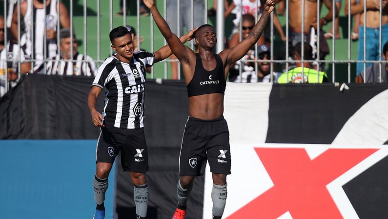 Blog: ‘Botafogo teve mais frescor, mas erro na montagem do elenco é claro’