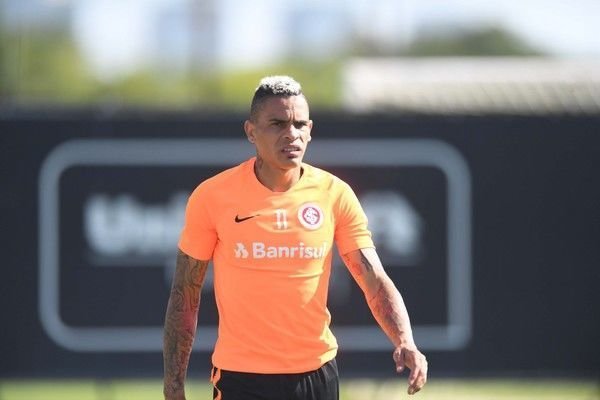 Botafogo tenta contratação de Jonathan Álvez, mas valores assustam