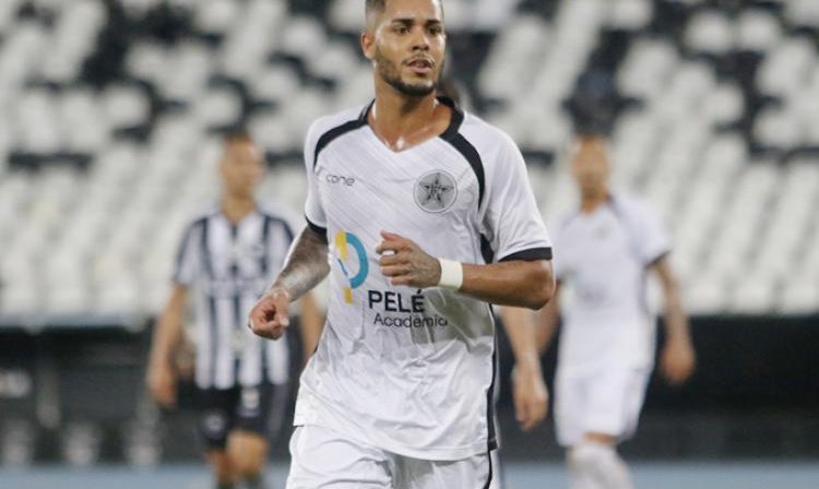 Pedida inicial de staff de Maxwell é considerada alta pela diretoria do Botafogo