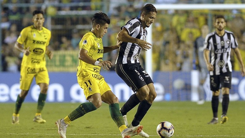 Site: RedeTV! amarga baixa audiência em vitória do Botafogo na Copa Sul-Americana
