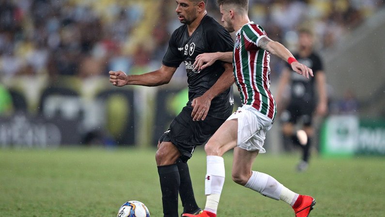 Já no primeiro jogo, Diego Souza dá esperança de ajuste ao Botafogo