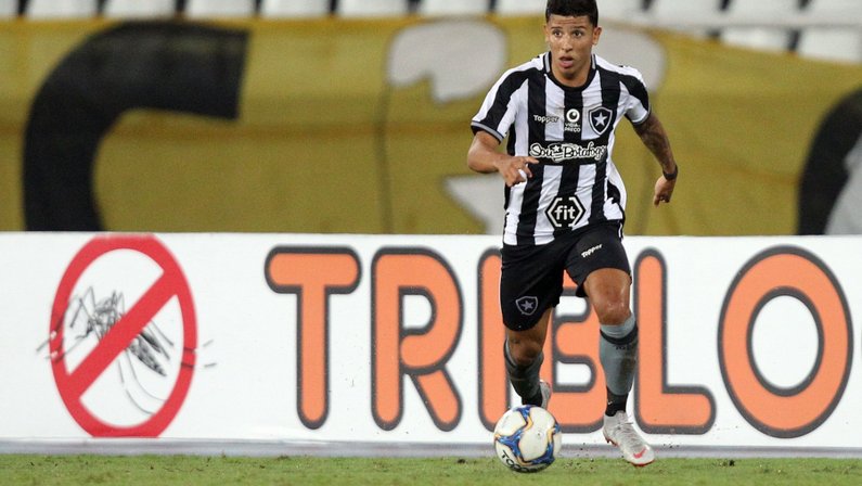 Botafogo conclui operação da venda de Wenderson para Portugal e vai ficar com percentual