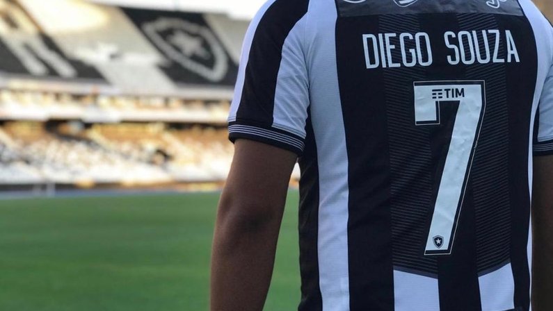 Diego Souza terá missão de resgatar mística da camisa 7 e atuar como 9 do Botafogo