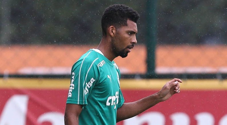 Matheus Fernandes, durante treino do Palmeiras