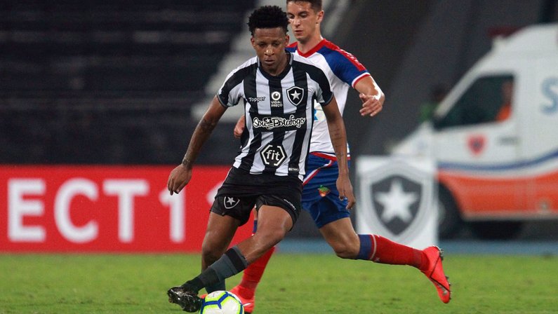 Gustavo Bochecha tem em 2019 seu ano decisivo no Botafogo