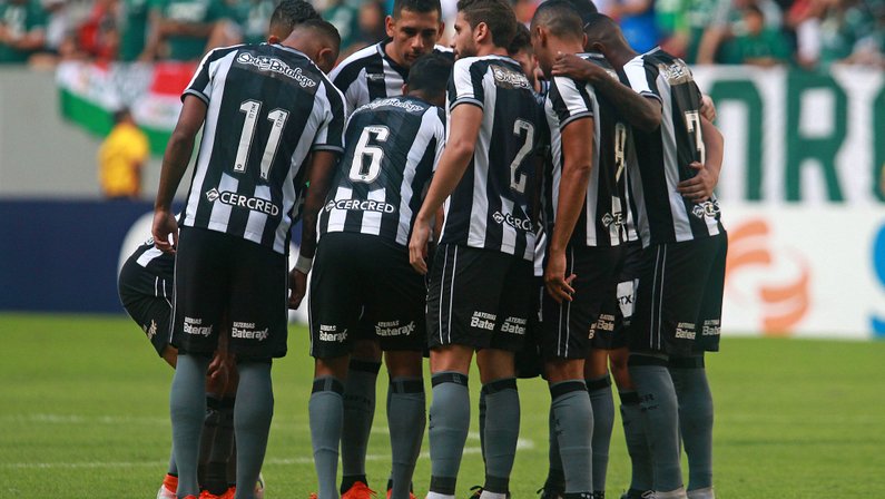 Botafogo enfrentará o Vasco com quatro titulares pendurados com dois cartões amarelos