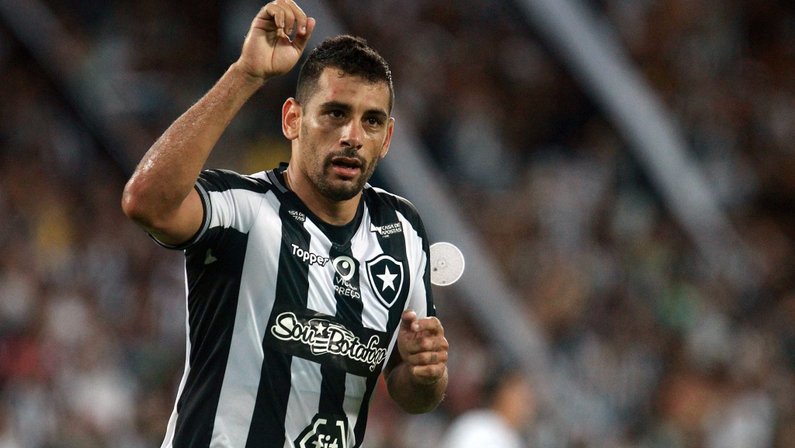 São Paulo deve recusar cláusula e abrir caminho para Diego Souza ficar no Botafogo até 2022
