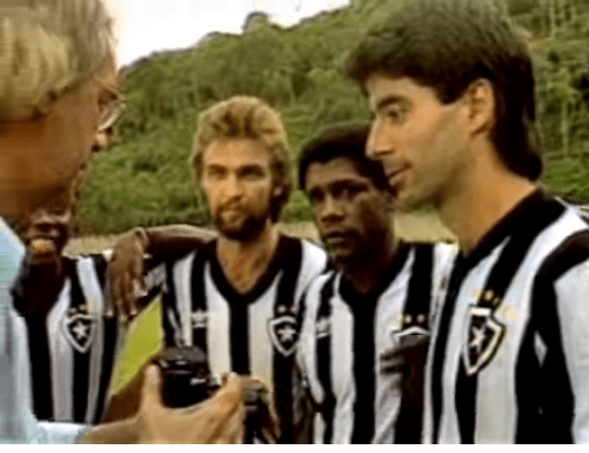 Mauro Galvão na chegada ao Botafogo (Foto: Reprodução Youtube)
