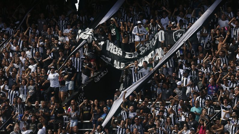Ingressos à venda na web para Botafogo x São Paulo, com promoção no Leste