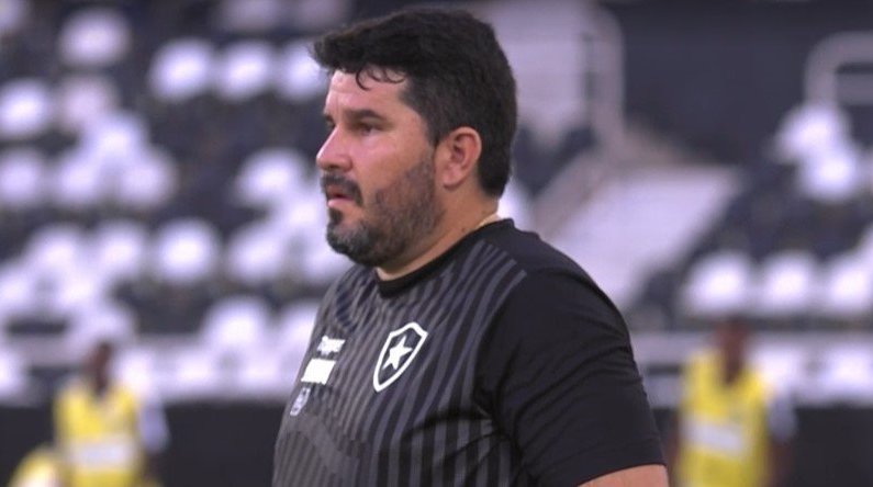 Eduardo Barroca em Botafogo x Athletico-PR | Campeonato Brasileiro 2019