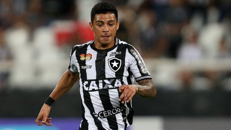 Mirassol cobra dinheiro por Renatinho, ex-Botafogo