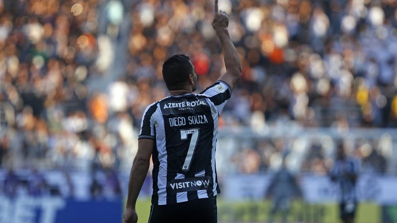 Artilheiros e contra-ataques fazem a diferença na vitória do Botafogo