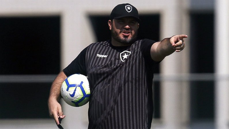 Eduardo Barroca tem 3 opções para o ataque do Botafogo contra o São Paulo | Campeonato Brasileiro 2019
