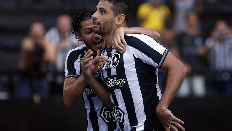 Blog: ‘Botafogo voltou a ter reequilíbrio no meio e recuperou força ofensiva’