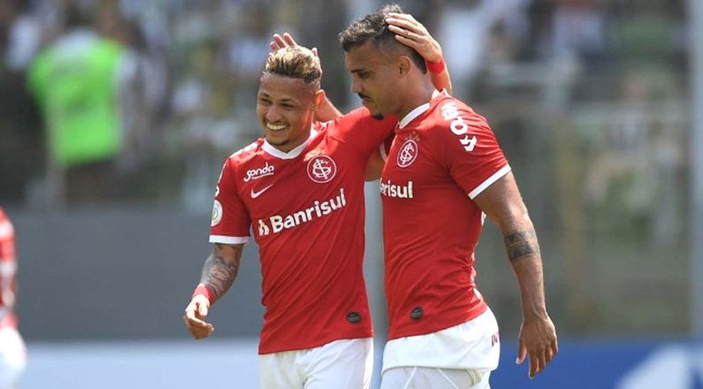 Neilton e Willian Pottker, na mira do Botafogo, fazem os gols do Internacional sobre o Atlético-MG | Campeonato Brasileiro 2019
